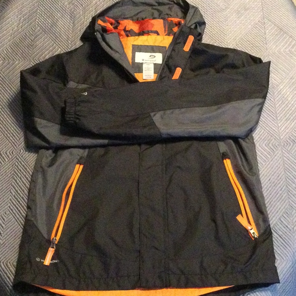 Black and gray Champion windbreaker coat for boys. Size large